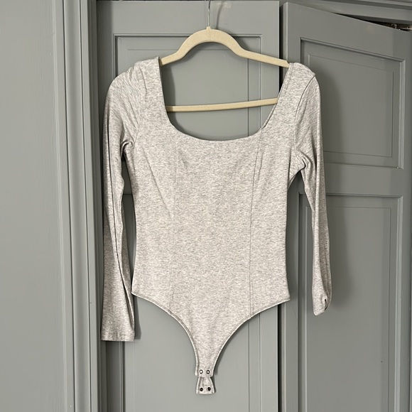 Tops - Abercrombie light gray bodysuit // new